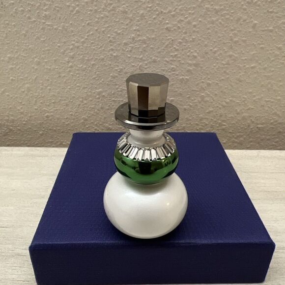 Swarovski Holiday Cheers Snowman, Green, Figurine Christmas Decoration - Picture 5 of 14